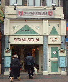 Sex Museum di Amsterdam, link qui per dimensioni reali
