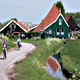 Case verdi con il tetto rosso a Zaanse Schans