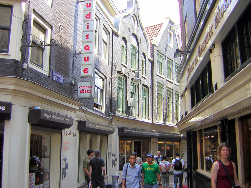 Strada dello Shopping ad Amsterdam, qui per ingrandire, link qui per dimensioni reali